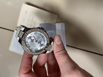 Часы guess