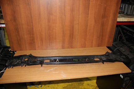 Направляющая заднего бампера 51127056343 Bmw