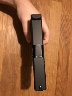 Страйкбольный пистолет WE Glock 19