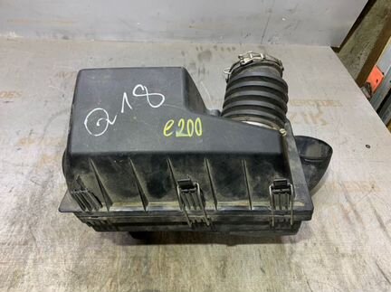 Корпус воздушного фильтра Mercedes E-Class W210