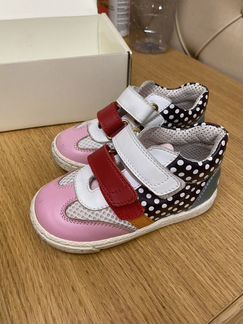 Кроссовки детские