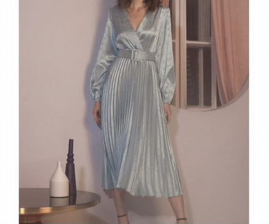 Атласное платье