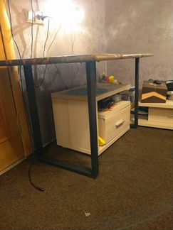 Стол в стиле лофт