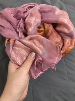 Платок с восточным узором