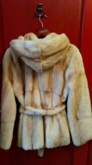Шуба Норка цвета айвори без нареканий