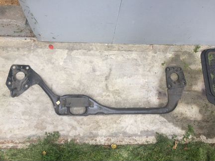 Траверса передней панели V6 8D0805851 Audi A4 b5