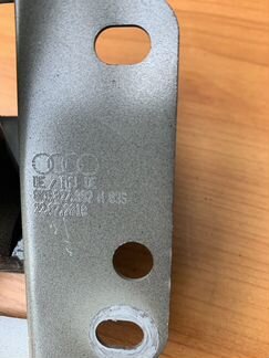 Петля крышки багажника Audi A4 B8