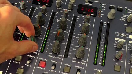 Микшер Tascam X-9