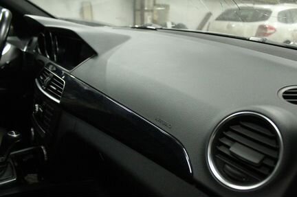Торпедо / передняя панель Mercedes-Benz C W204