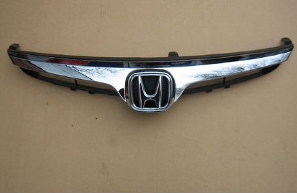 Решетка радиатора Honda Civic 4D