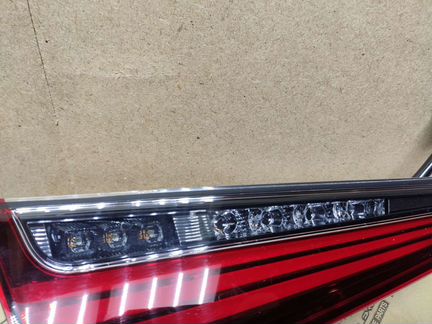 Фонарь Lexus ES 7 250 350 левый в крышку оригинал