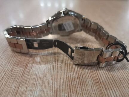 Новые женские часы Rado HyperChrome R32976102