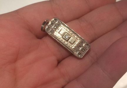 Кулон из белого золота