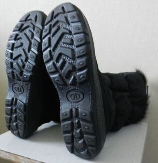 Сапоги дутики чёрные с нескользящей подошвой