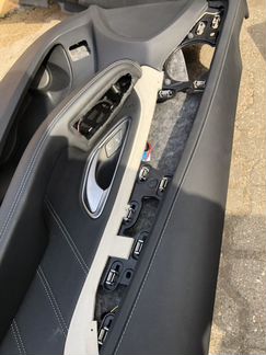Mercedes c63 AMG обшивки дверей