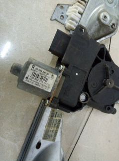 Стеклоподъемник задний правый Peugeot 308 1