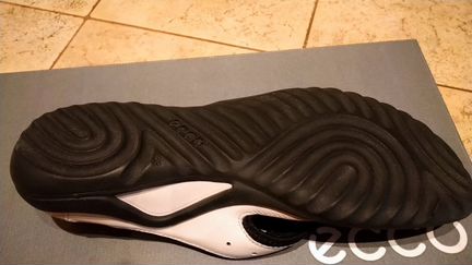 Продаю Шлепанцы Ecco