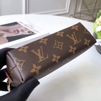 Новая женская косметичка Louis Vuittоn Monogram