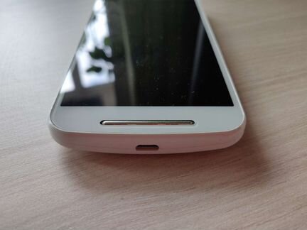 Телефон Motorola Moto G2 XT1063