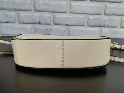 Сумочка белого цвета