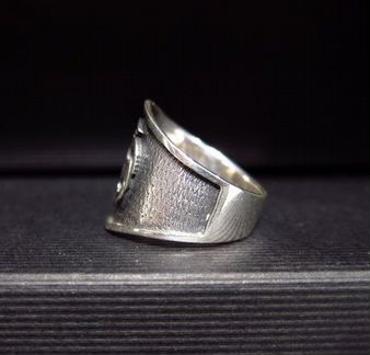 Кольцо из серебра. Новое