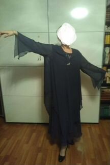 Платье с накидкой