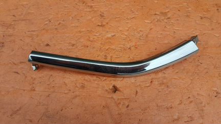 Накладка на бампер передняя правая верхняя