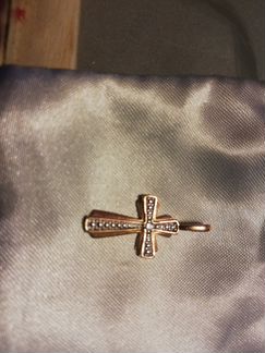 Золотой крест с фианитами