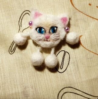 Валяные броши Кошарики Кузя и Буся