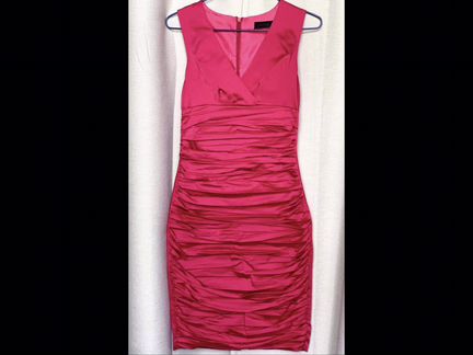 Платье 42 40 размер Алое Новое