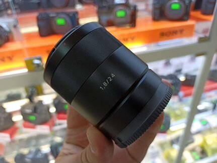 Sony E 24mm f/1.8 (SEL24F18Z) S№0217239 б.у