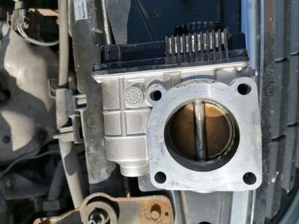 Расточенная дроссельная заслонка на Nissan almera