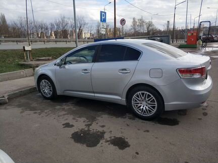 Toyota Avensis 1.8 МТ, 2009, 180 200 км