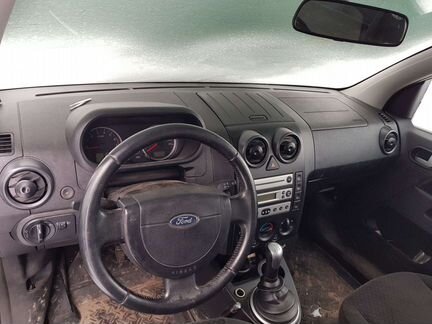 Ford Fusion 1.6 МТ, 2005, битый, 200 000 км