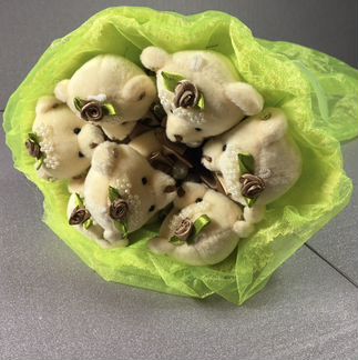 Букет с мишками оригинального цвета
