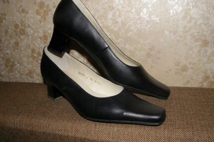 Новые классические туфли кожа р.39