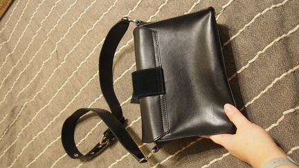 Сумка ч/з плечо, черная. Кожа + замша