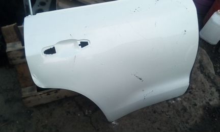 Toyota Land Cruiser 200 задняя правая дверь