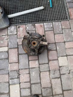 Кулак поворотный правый Митсубиси Шариот 3