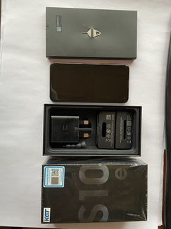 Samsung Galaxy S10e 6/128Gb черный идеальный