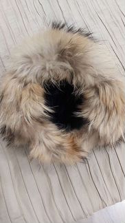 Шапка-ушанка из меха енота