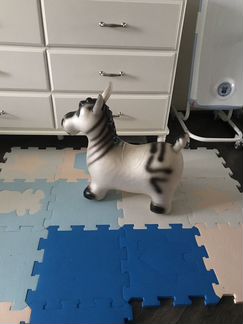 Игрушка надувная Зебра прыгун