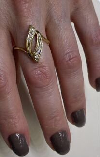 Золотое кольцо 750 с бриллиантами р 18
