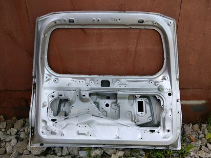 Крышка Toyota Land Cruiser Prado 150 багажника две